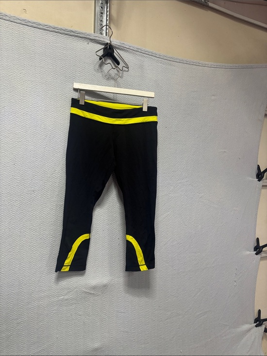 lululemon athletica Pants - Lululemon size 10 capri pants
